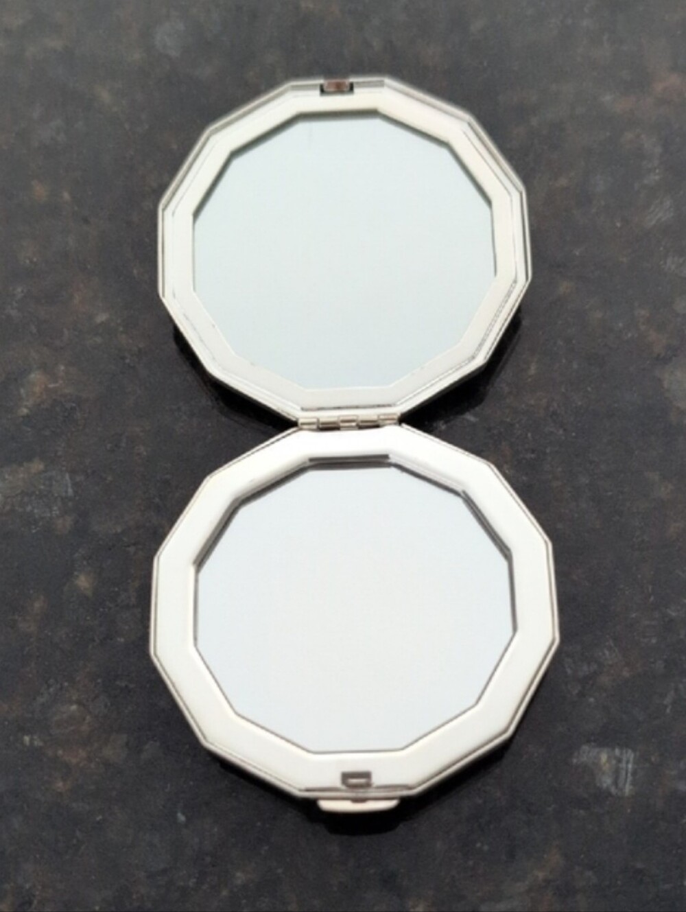 Compact Octagonal Silver Pocket Purse Mirror - Portable Travel Mirror - Picture 3 of 8